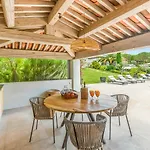Moutte Villa *