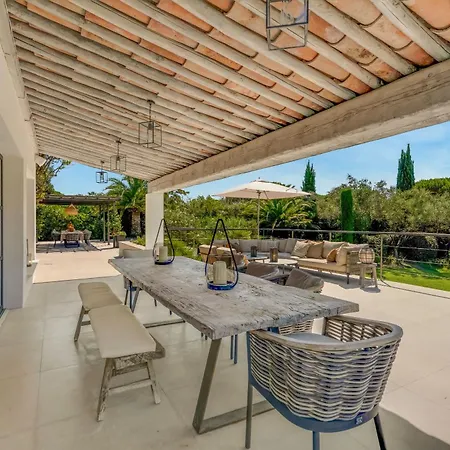 Moutte Villa *