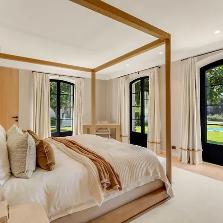 Moutte Villa *