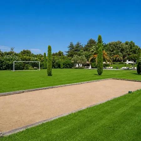 Moutte Villa *